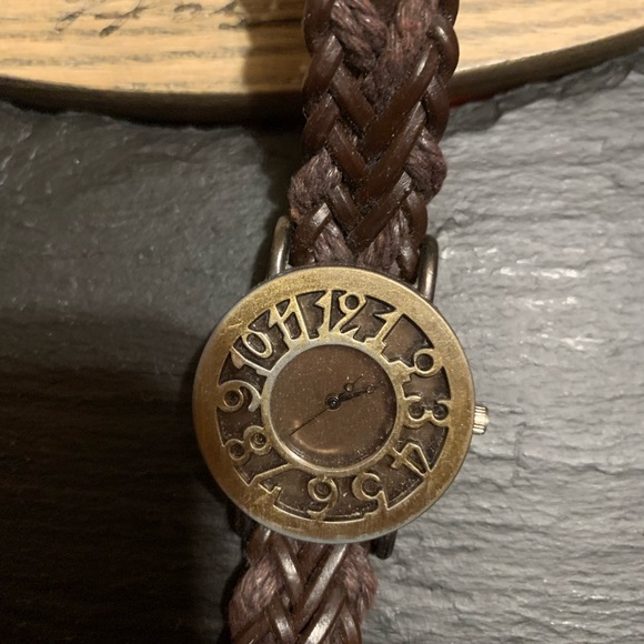 Watch - Picture 2 of 6